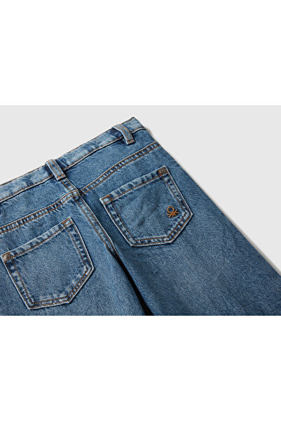 United Colors of Benetton Pantaloni din denim pentru fetiță, albastru închis, cu detaliu de broderie, cu picioare curbate, cu potrivire largă