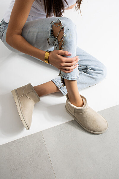LORENN SHOES Ultra Mini Bej Süet İçi Kürklü Düz Taban Kadın Bot