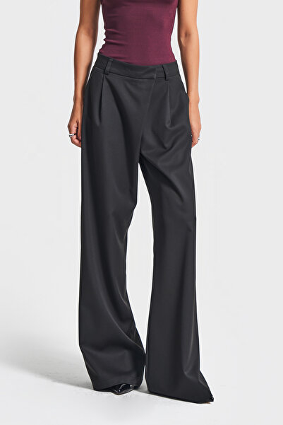 its basic Kadın Siyah Renk w5-1 Palazzo Fit Pile ve Kemer Detaylı Viskon Koton Kumaş Pantolon