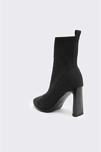 derinet Topuklu Taş Aksesuarlı Streç Kadın Bot