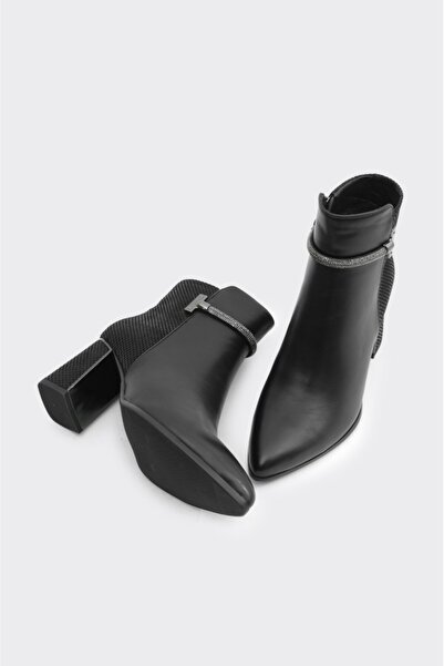 derinet Kalın Topuklu Fermuarlı Taş Aksesuarlı Kadın Bot