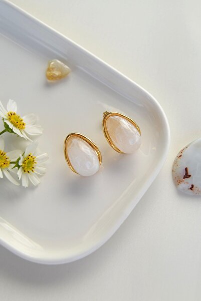 Sacce Scarves&Accessories Ecru Resin Drop Shape Vintage Earrings – Gold Steel