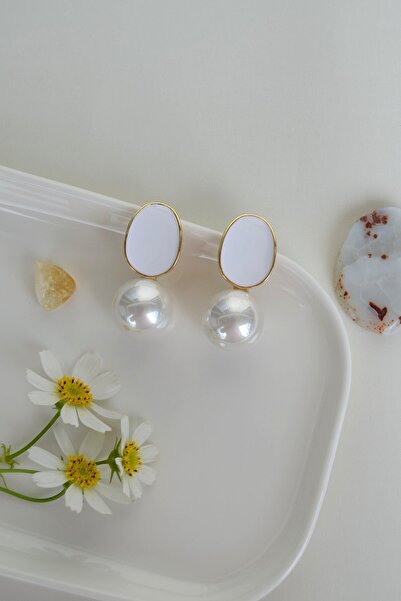 Sacce Scarves&Accessories Vintage Pearl Oval Earrings – White Enamel and Gold Framed