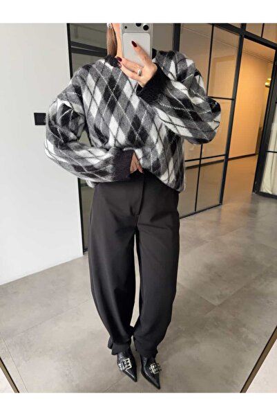 BB Bensu Buyruk Black Pants with Pants Button Detail