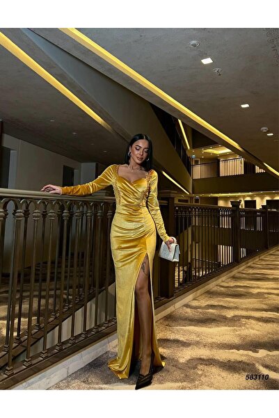 Modafeminen Esnek Kumaş Kadife Ön Pile Omuz Yan İnci Detaylı Yırtmaçlı Abiye ...