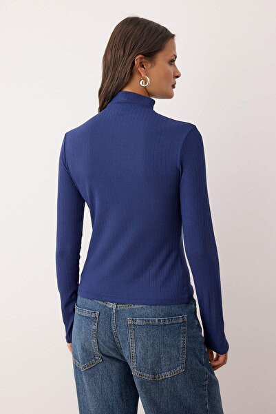 Trendyol Collection Marineblaue, nachhaltigere, taillierte, figurbetonte, elastische Strickbluse TWOAW26BZ00227