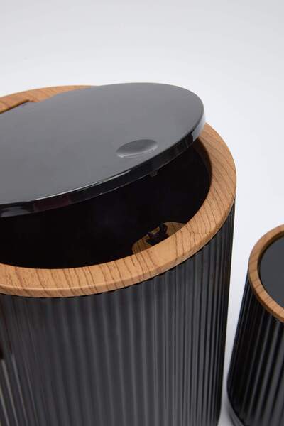 TRENDYOLMİLLA HOME 2-комплект пластикового сміттєвого відра з дерев'яним покриттям та щітки для ванної кімнати TPHSS25BST00000