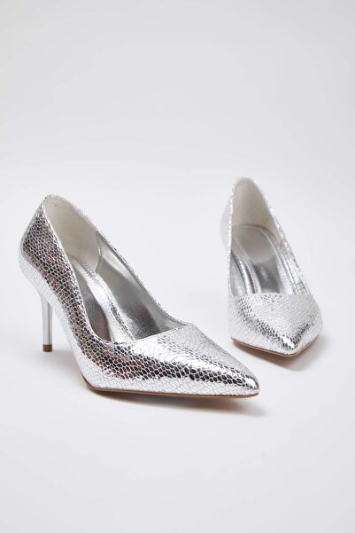TRENDYOL SHOES Silver Crocodile Patterned Pointed Toe Women's Thin Heeled Shoes Takaw26To00013
