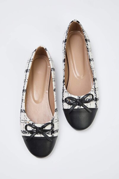 TRENDYOL SHOES Mehrfarbige Ballerina TAKSS25BE00000
