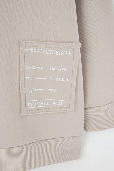 Trendyol Curve Krémová mikina s detaily vyšívání Oversize/Bol Šitá Velká Velikost Sweatshirt TBBAW24AO00018