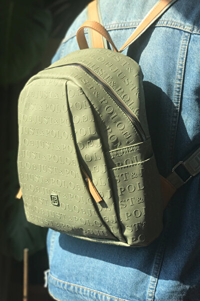 Just Polo حقيبة ظهر نسائية كبيرة الحجم مكونة من 9 أقسام باللونين الأبيض والأسمر مناسبة للاستخدام اليومي 4040