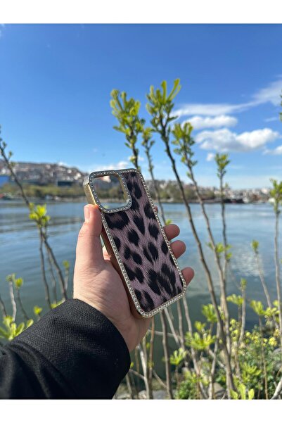 KumOziShop Iphone 14-15 Plus Uyumlu Leopar Desenli Kenarları Taşlı Kılıf