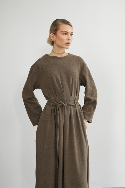 Molly Nelly Γυναικείο μακρύ φόρεμα με πλισέ μπροστά και λεπτομέρεια με κορδόνια