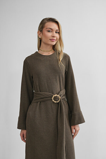 Molly Nelly Γυναικείο μακρύ χειμερινό φόρεμα με ζώνη σε εμφάνιση πλεκτού ρούχου