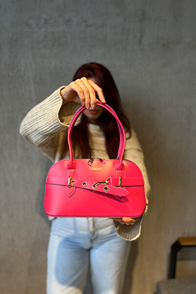 torime حقيبة كتف نسائية بتفاصيل حزام وحقيبة كتف متقاطعة بتفاصيل جسرية