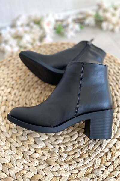 Tamdabu Ayakkabı SİYAH CİLT 6 CM KALIN TOPUKLU ŞIK GÜNLÜK KADIN BOT TMD202471