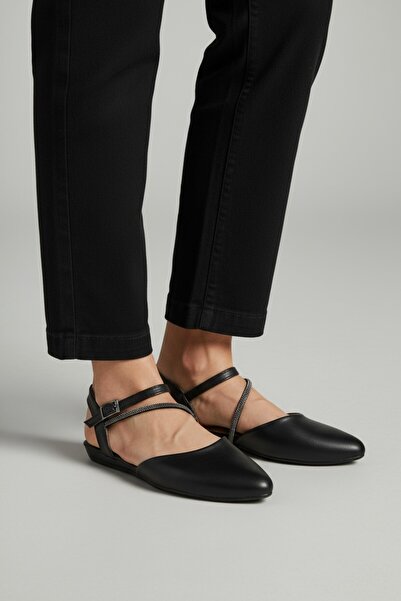 RAVZADERİ Дамски сандали-обувки без токчета, с камъни и детайли, отворени лет...