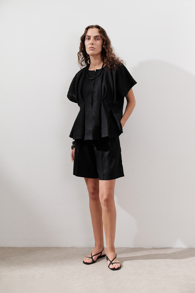 Manuka Linen Pleated Bermuda Shorts Black