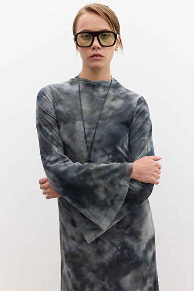 Manuka Zöld nyakkendőfestékkel díszített, széles ujjú tüllruha