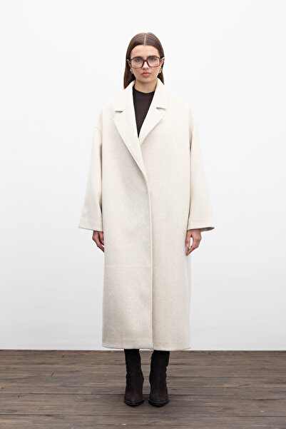 Manuka Beige Colored Plain Closure Stamp Coat