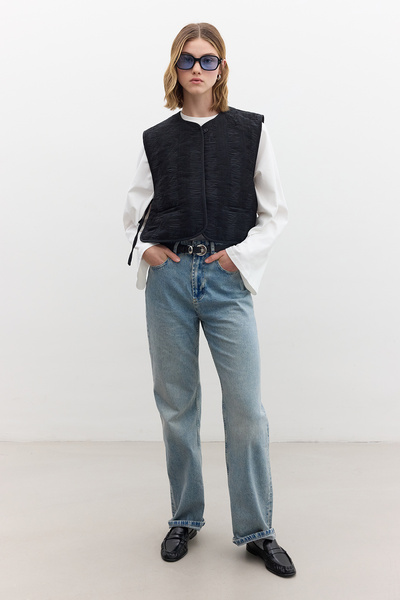 Manuka KAPİTONE NAKIŞLI YELEK SİYAH