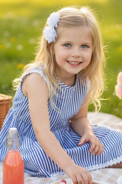 Parla Kids 0016 - Rochie festonată cu dungi albastre și albe cu set de catarame albe