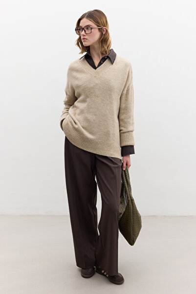 Manuka Beige Color Plain Knit V-Neck Knitwear Sweater