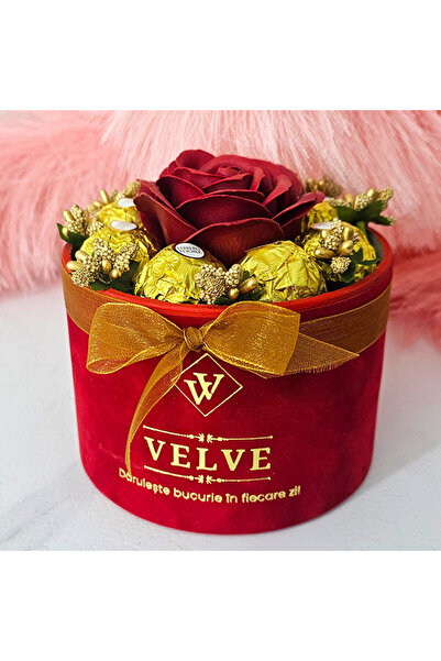velve Aranjament floral Chocolate Rose cu un trandafir de sapun, stamine auri...
