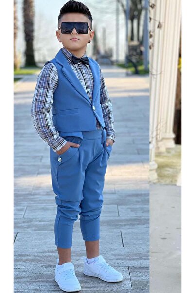 Riccotarz Vestă cu detaliu cu nasturi argintii pentru băiat, cu papion, cămașă în dungi în carouri, set de top cu fundul albastru