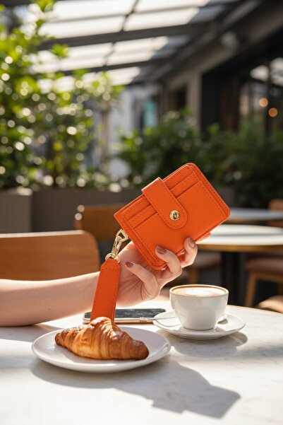 Classbag Kadın Turuncu Anahtarlık Ve Kartlık Detaylı Mini Cüzdan