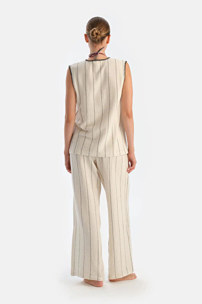 Dagi Ecru-Black Ryder Act - Anatolia Collection - V-Neck Top with Stitching Detail