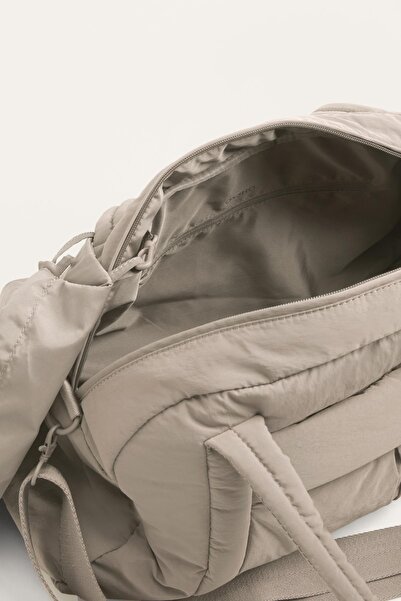 Oysho Teknik dolgulu spor çantası