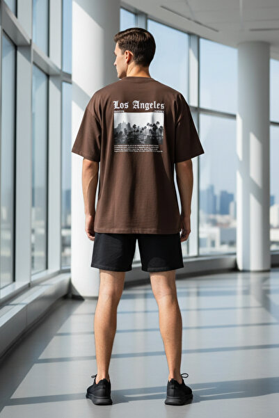 UNCİA OUTDOORS Унисекс тениска с щампа на гърба и О-образно деколте с лого на...