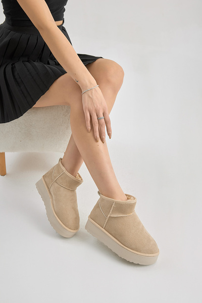 Tonny Black Kadın Bej Kalın Poli Taban İçi Kürklü Süet Görünümlü Bot