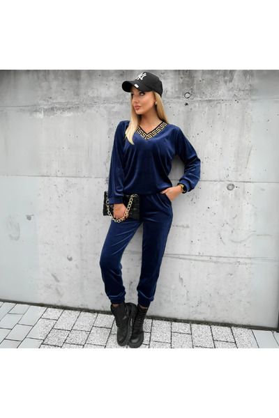 NOVALİA Trening COOL Elegant din două piese cu Detaliu la Decolteu și Croială...