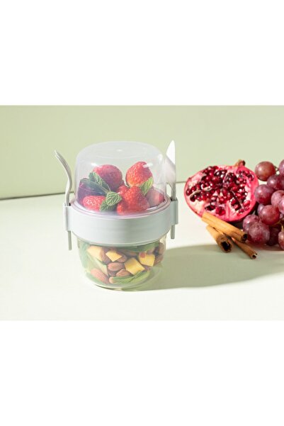 Madame Coco Belfort Snack Container