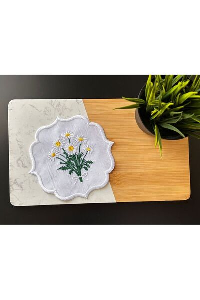 ELFİDA Luxury Embroidered Cocktail Coffee Serving Tray Napkin Mini Placemat Runner - Daisy Bouquet (2 Pcs)