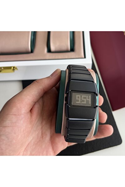 catera Digital watch with a bold, youthful, modern design.