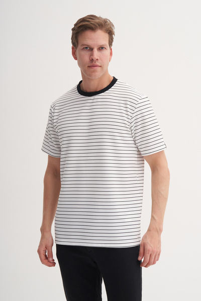 Cazador Плетена тениска на райета с кръгло деколте и стандартна кройка