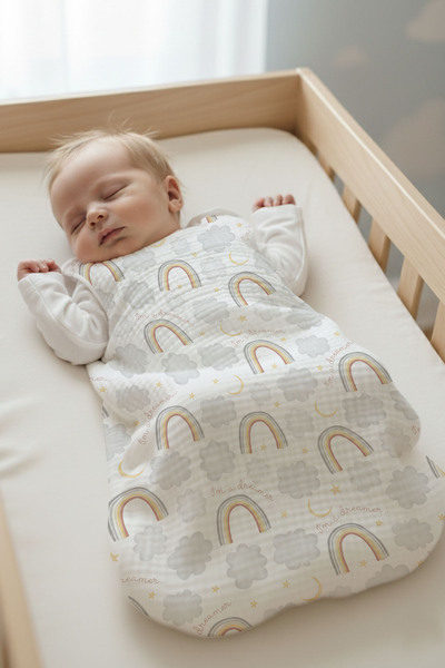 Tuğba Kuğu 4 Kat Müslin Bebek Uyku Tulumu (0-18 AY) - Gökkuşağı Ve Bulutlar