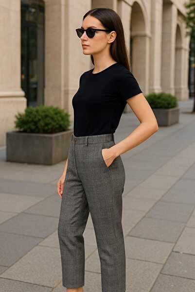 Rich Women's Black Striped Pants – High Waist, Carrot Leg, Relaxed Fit Casual and Office Chic