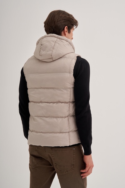 Cazador Shadow Slim Fit Fiber Filled Micro Fabric Vest