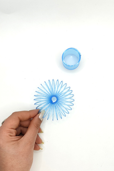 Limmy لعبة زنبركية للإجهاد على شكل اسطوانة نيون زرقاء - قطر 3 سم - قطعة واحدة