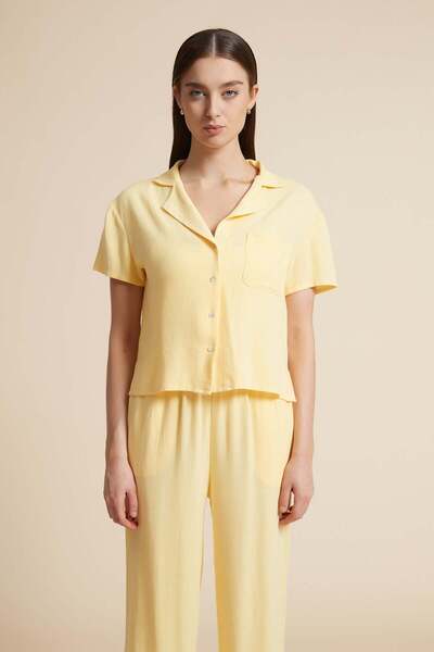 Yola Solid Buttoned Half-Sleeve Top