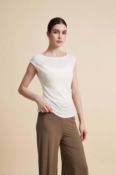 Yola Sleeveless Round-Neck Top