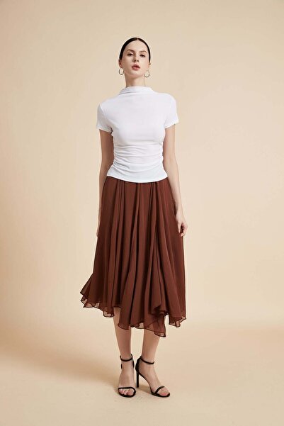 Yola بلوزة بياقة عالية وأكمام قصيرة