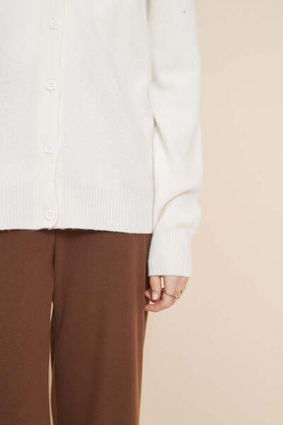 Yola Plain Button-Up Long Sleeve Cardigan