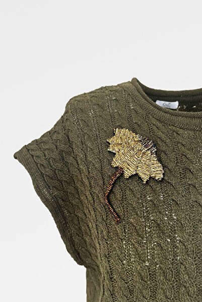 GZ Design Green Sweater with Gold Flower Embroidery