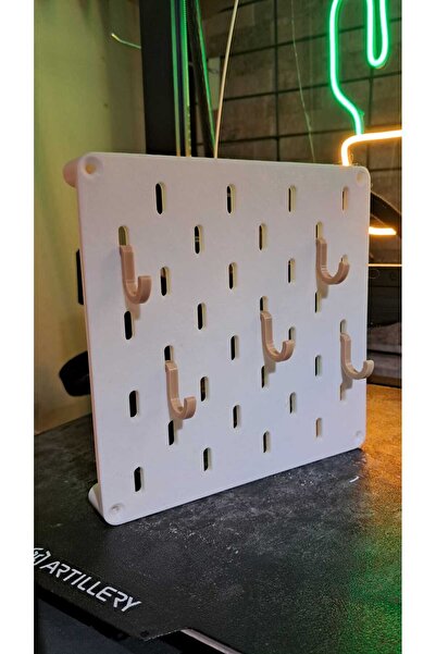 Matris Skadis Tarzı Pegboard Pano Yükseltmeli 18x18 Cm + 5 Adet Askı. TAKIMLAR GÖRSEL AMAÇLIDIR.