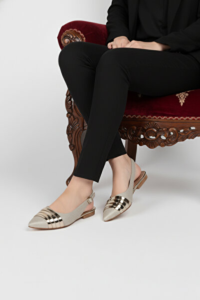 Extra Shoes İstanbul Şık Adımlarla Kadın Altın Simli Ve Altın Bliseli Rugan Detaylı Babet